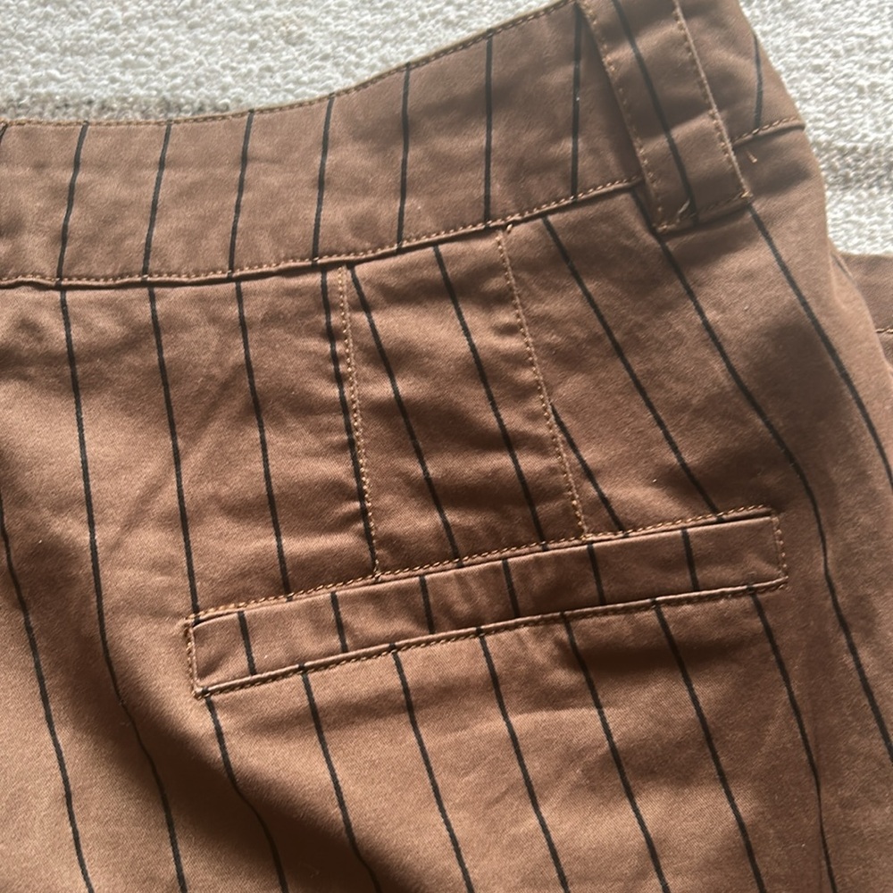 Pinstriped Mid Waist Straight Leg Crop Pants - Picture 3 of 4